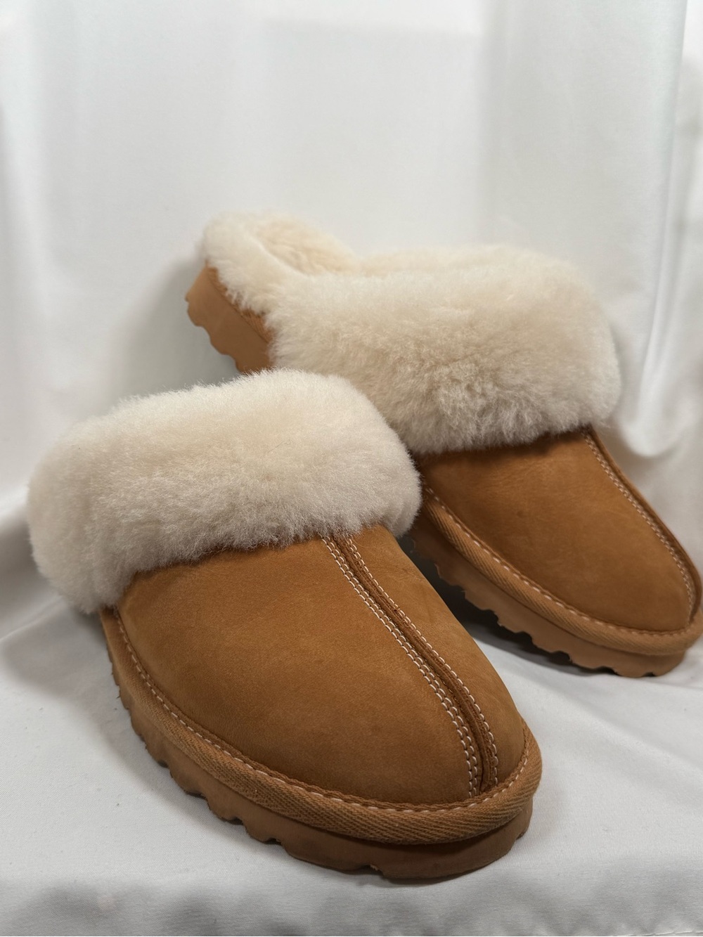 Timberland Women's Chestnut Suede Slip-On Slippers with Cream Shearling Cuff